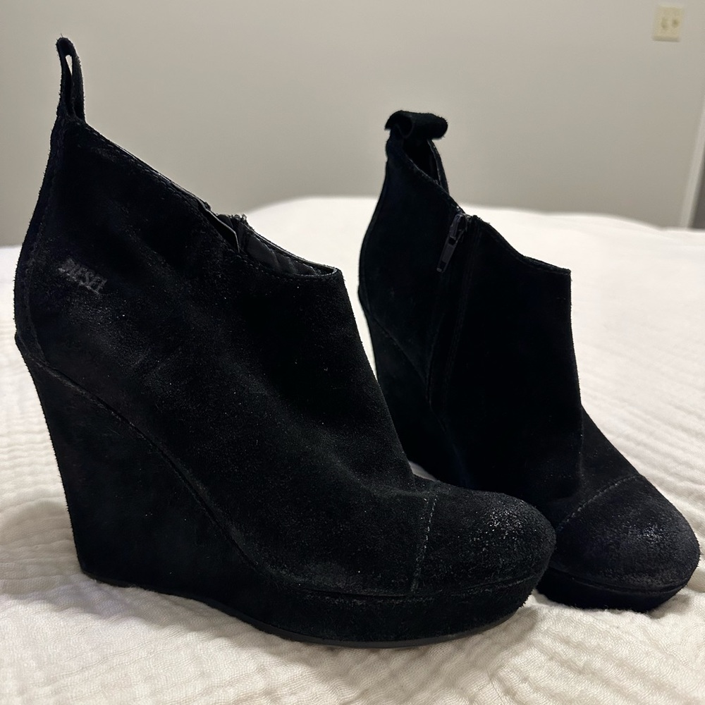 Like New Diesel Ultra Tall Black Suede Booties Wedges Zipper 38 EU Size 7.5